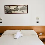 Le Palme Отель Варацце
