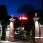 Le Palme Отель Варацце